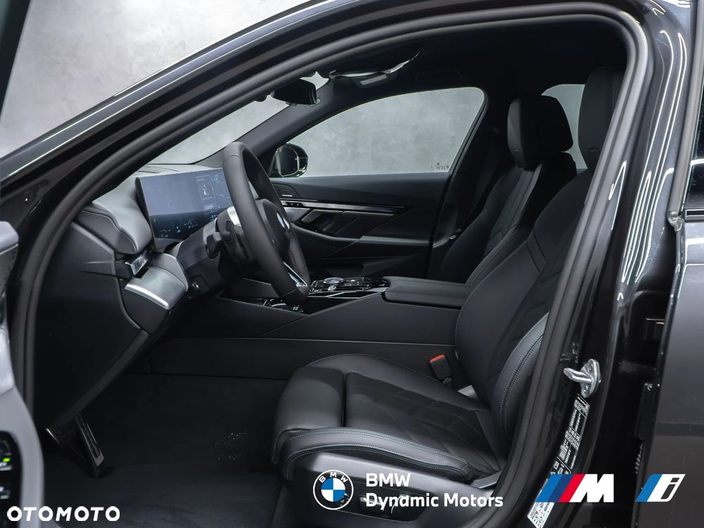 BMW Seria 5 520d xDrive - 17