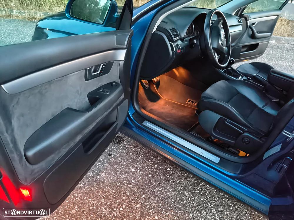 Audi A4 Avant 2.0 TDI Advance - 8
