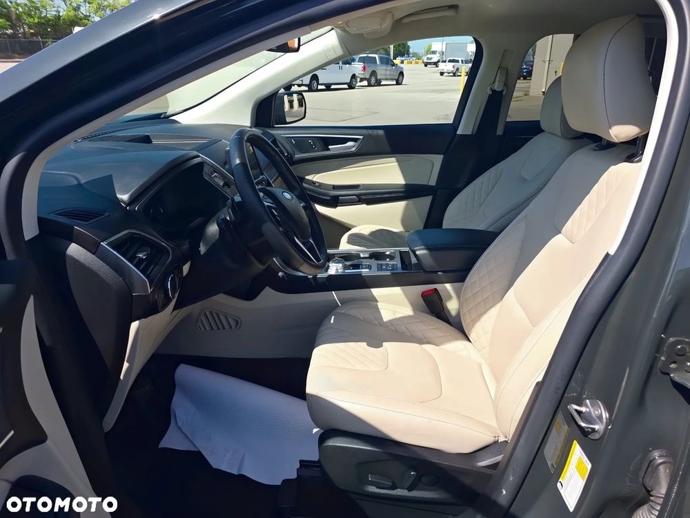 Ford Edge - 8