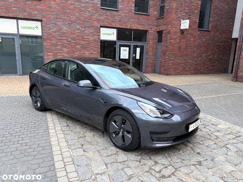 Tesla Model 3 Standard Range Plus - 2