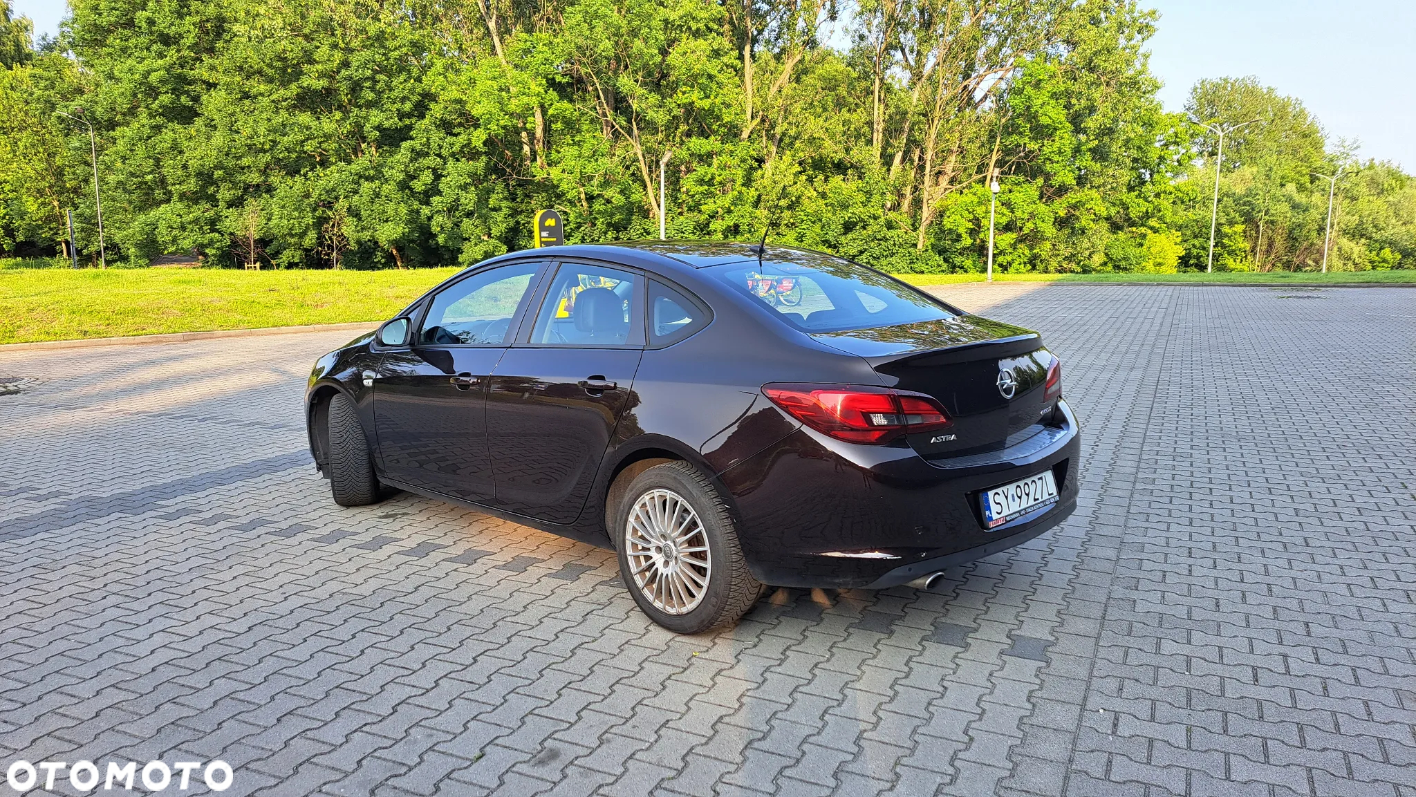 Opel Astra IV 1.4 T Active - 3