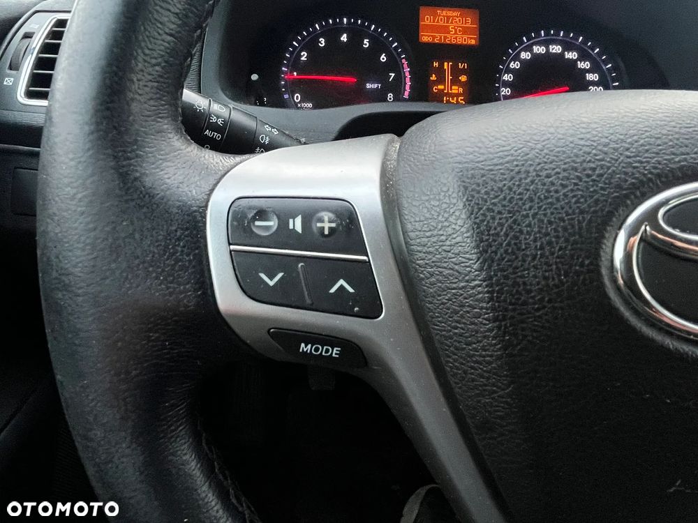 Toyota Avensis 1.6 Premium - 30