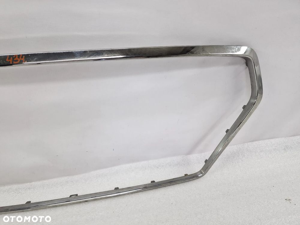 HYUNDAI I30 III 17- RAMKA GRILLA CHROMOWA , NR 86355-G4000 , NR AUKCJI GL434 - 6