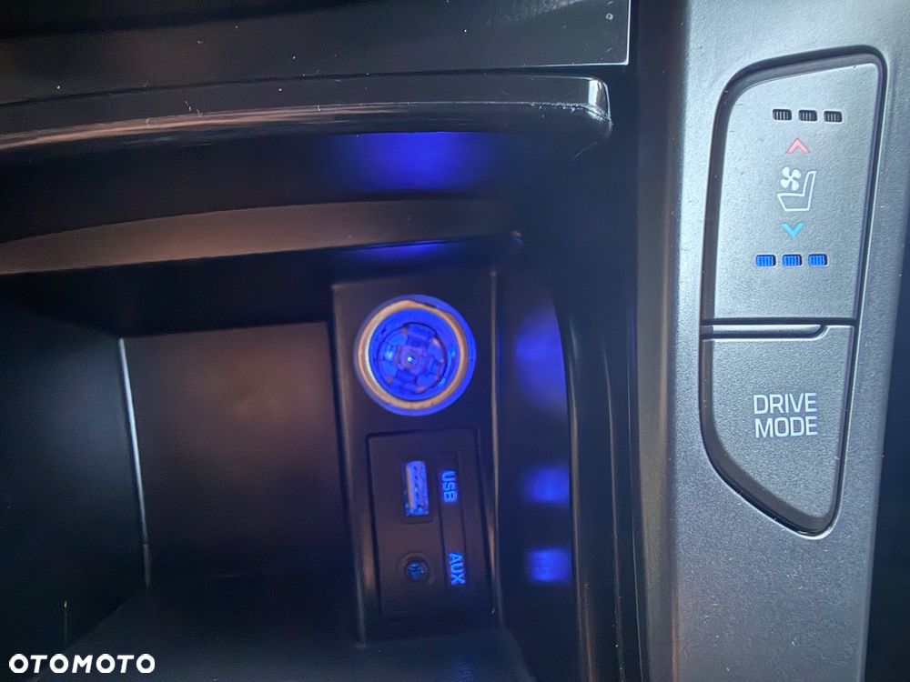 Hyundai i40 Kombi blue 1.7 CRDi DCT Premium - 22