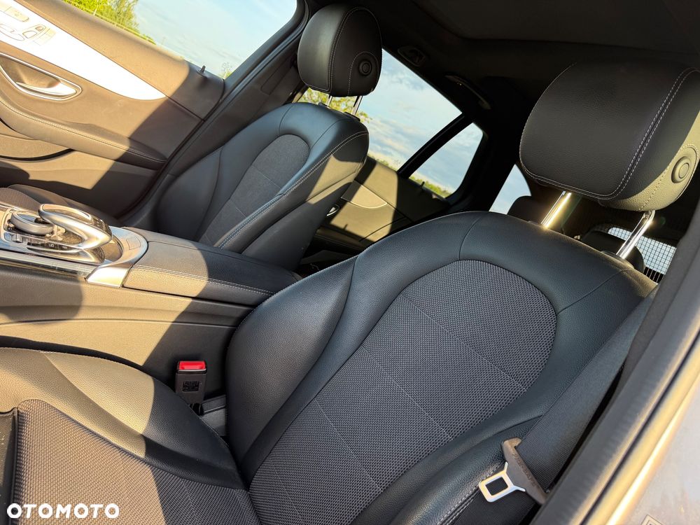 Mercedes-Benz Klasa C 220 d 4Matic 9G-TRONIC Night Edition - 12
