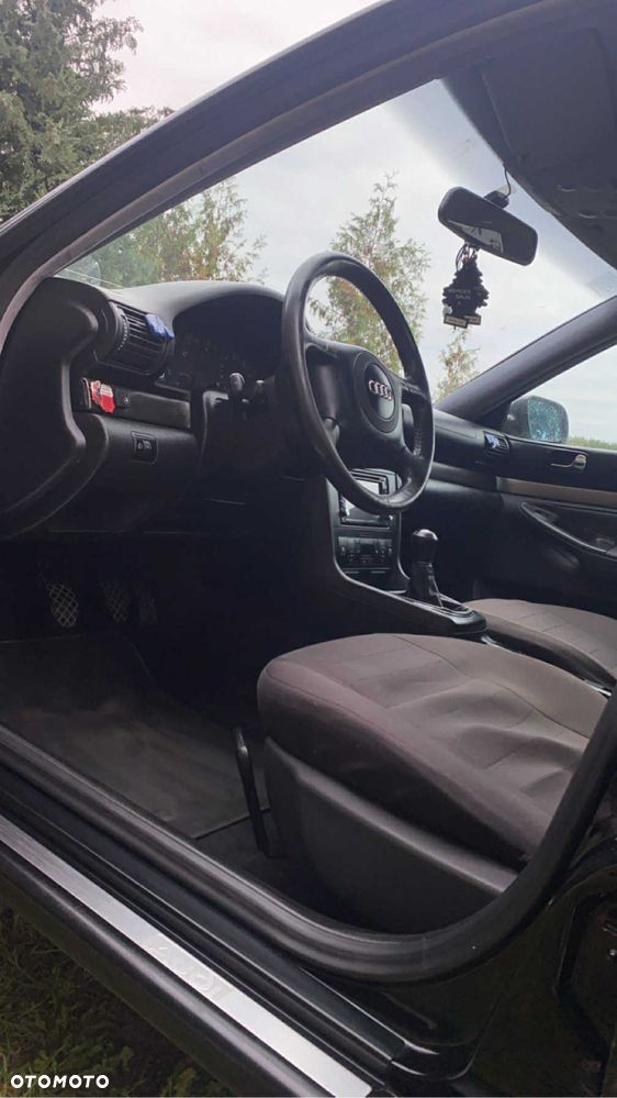 Audi A4 Avant 1.8 - 6