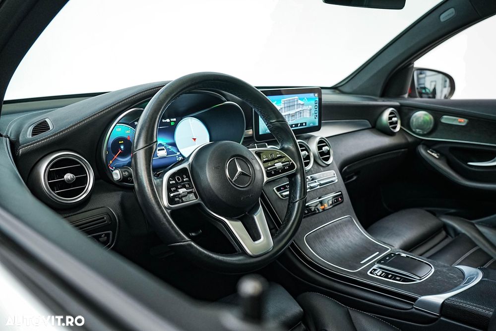 Mercedes-Benz GLC Coupe 300 de 4Matic 9G-TRONIC AMG Line - 11