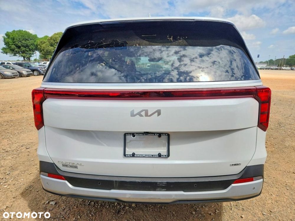 Kia Carnival - 5