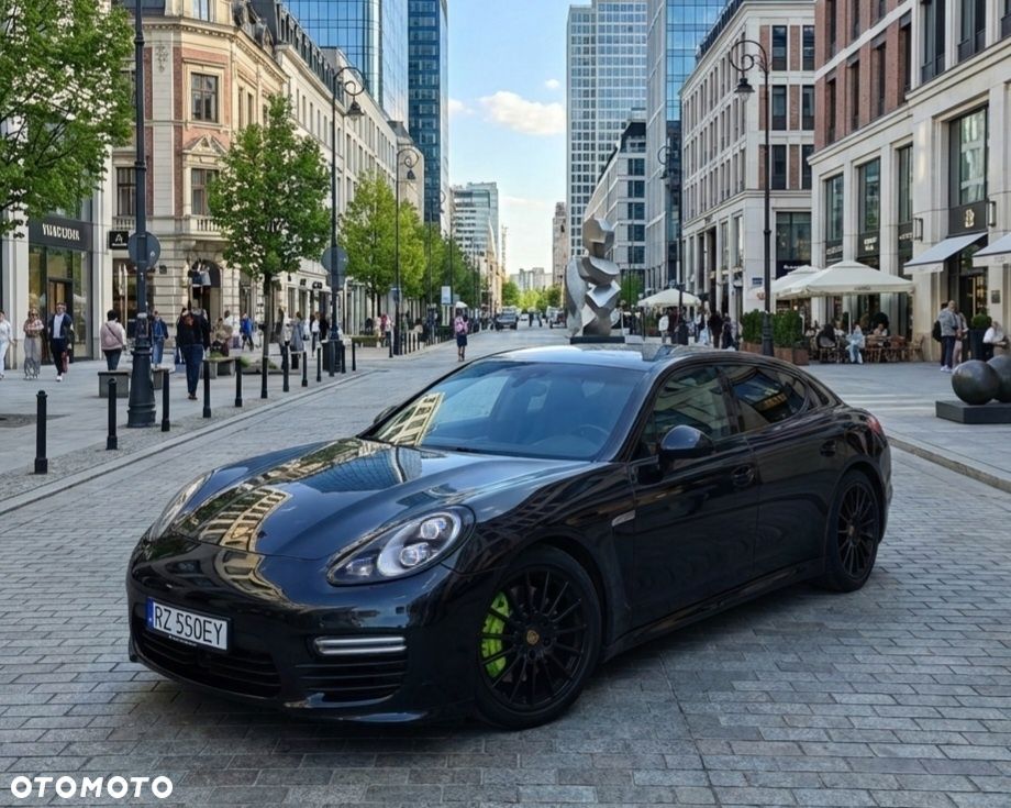Porsche Panamera - 1