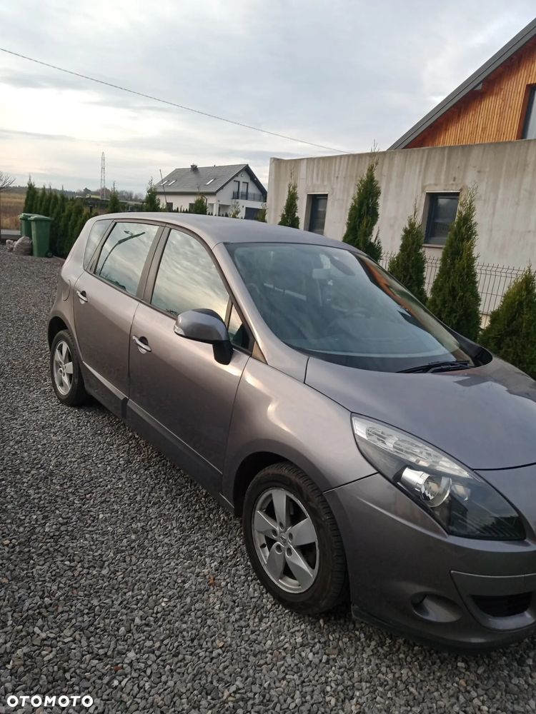 Renault Scenic 1.5dCi TomTom Edition - 1