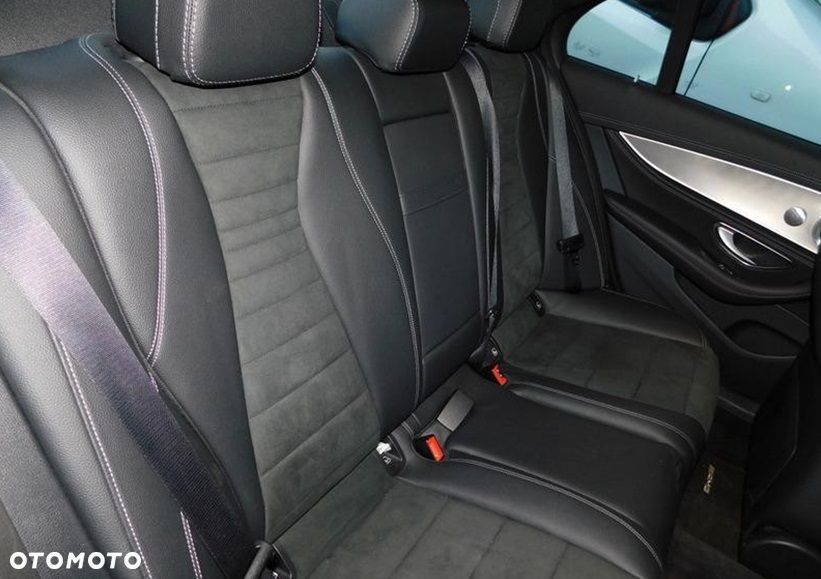 Mercedes-Benz Klasa E 220 d 4-Matic 9G-TRONIC - 19