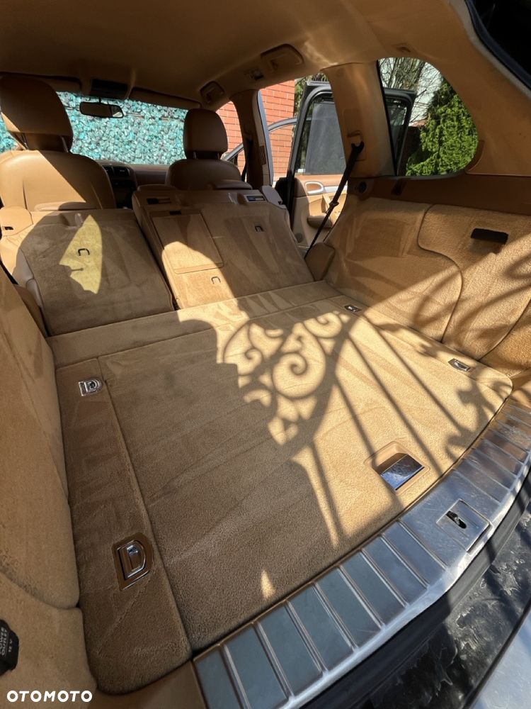 Porsche Cayenne - 18