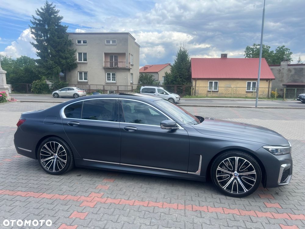 BMW Seria 7 745e - 18