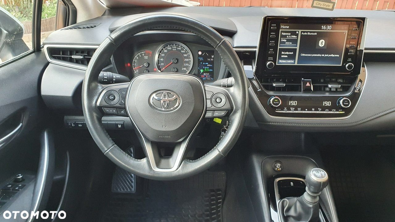 Toyota Corolla 1.6 Comfort - 13