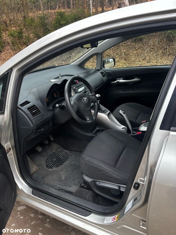 Toyota Auris 1.33 VVT-i Terra - 7