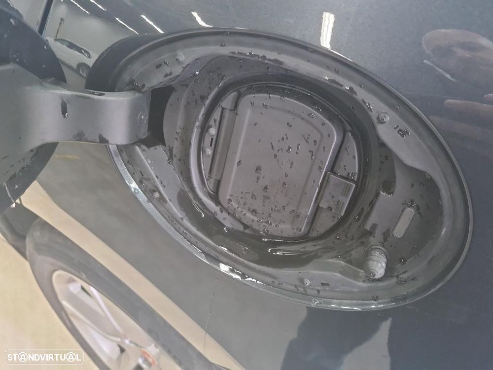 Jaguar F-Pace 2.0 P400e AWD SE - 11