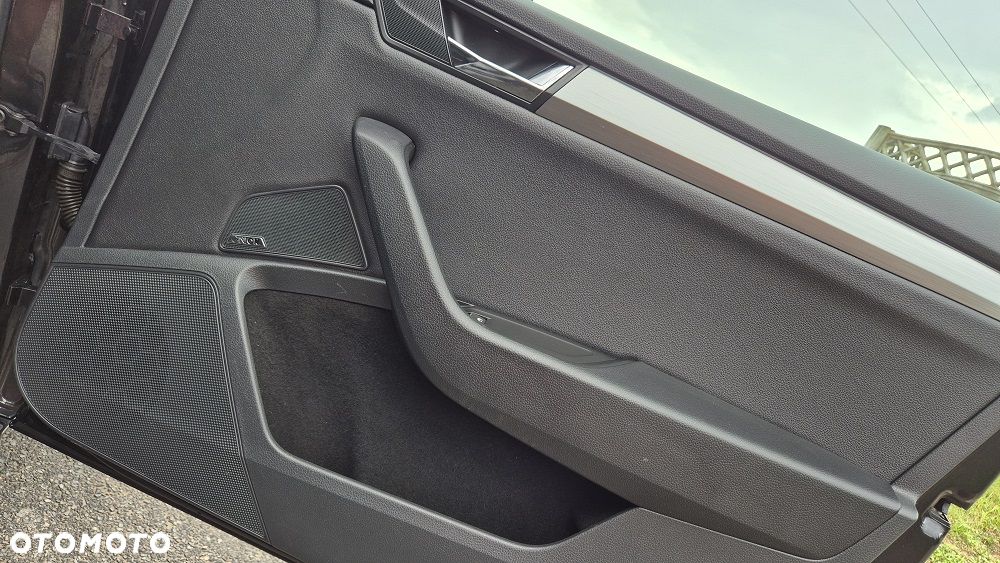 Skoda Superb 2.0 TDI Sportline DSG - 11