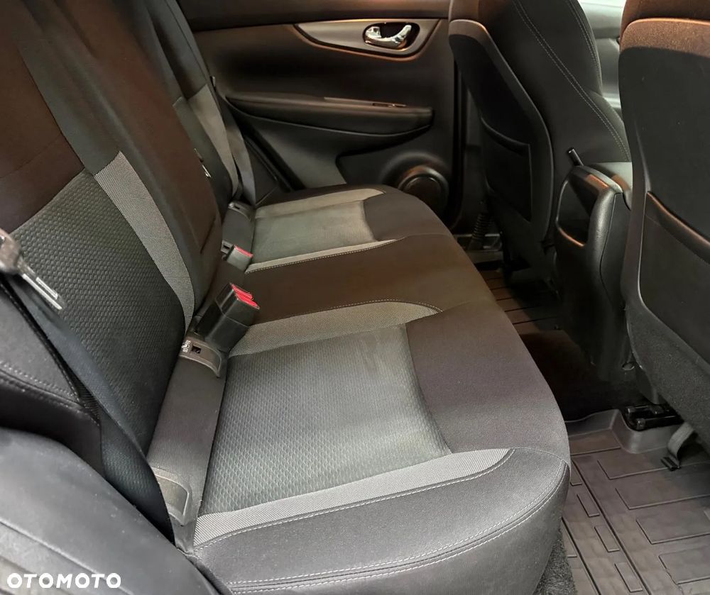 Nissan Qashqai 1.5 dCi N-CONNECTA - 26