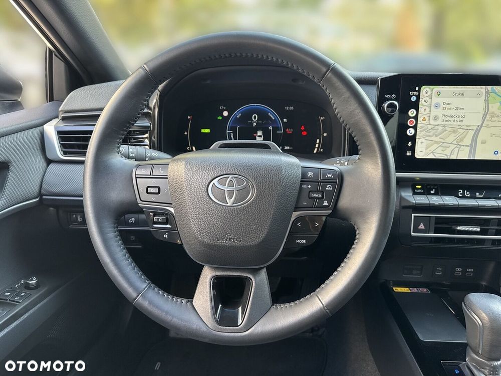 Toyota Camry - 17