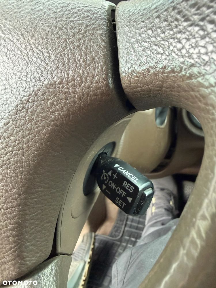 Toyota Sequoia - 11