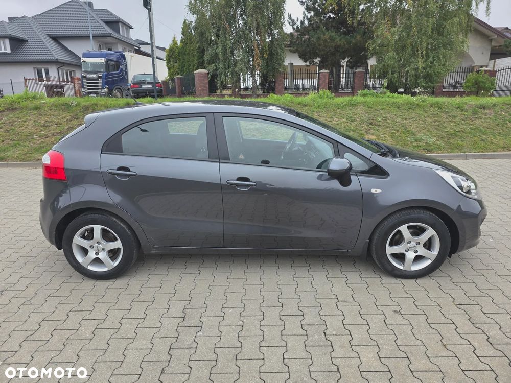 Kia Rio - 9
