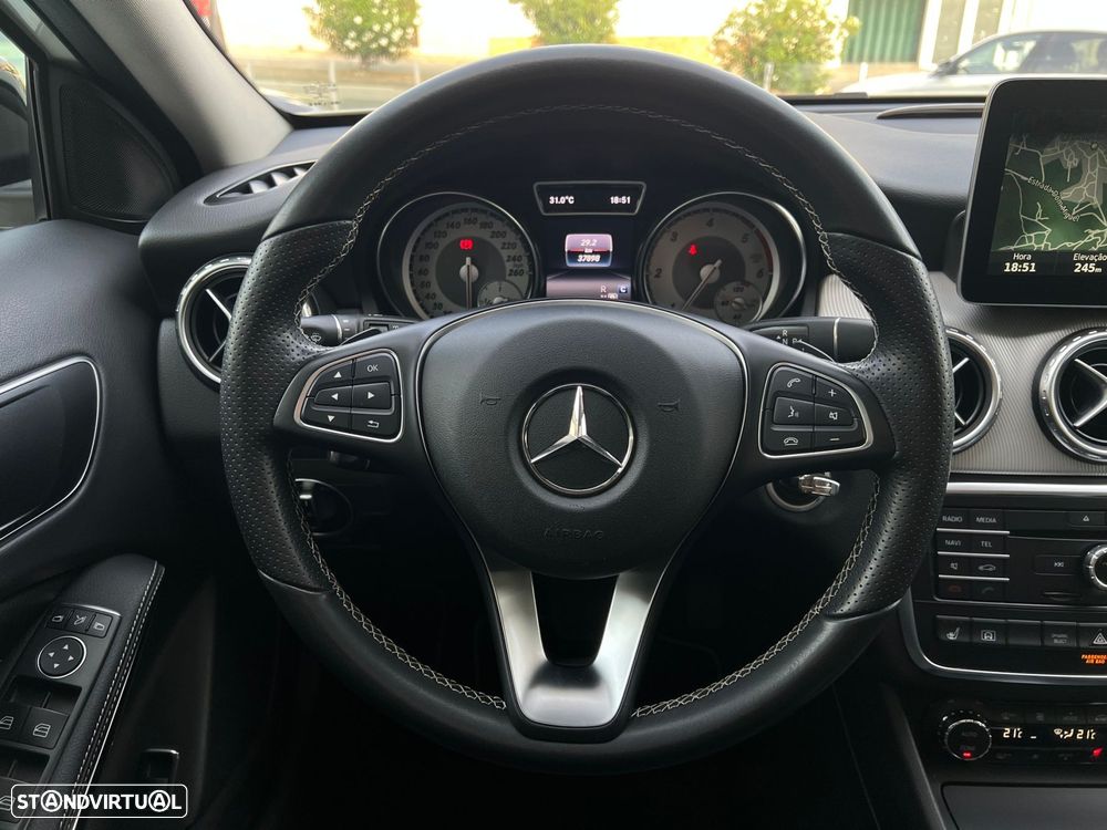 Mercedes-Benz GLA 220 d Urban 4-Matic - 17