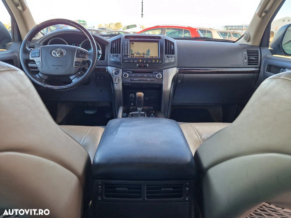 Toyota Land Cruiser V8 4.5 Aut Luxury - 15