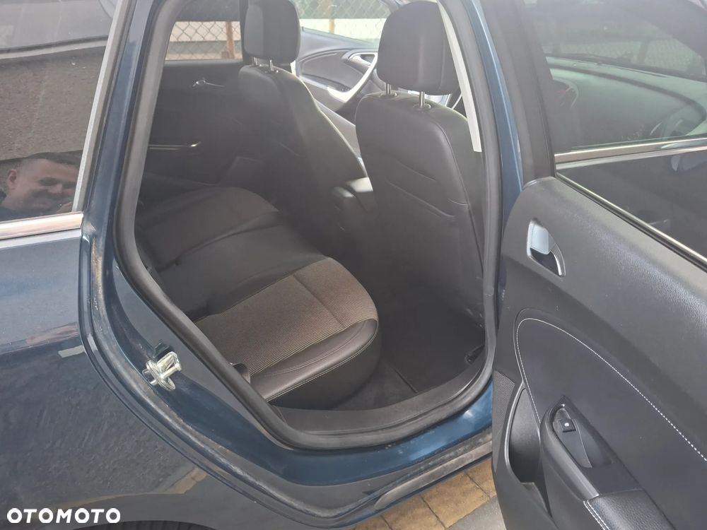 Opel Astra 1.4 T Cosmo - 11