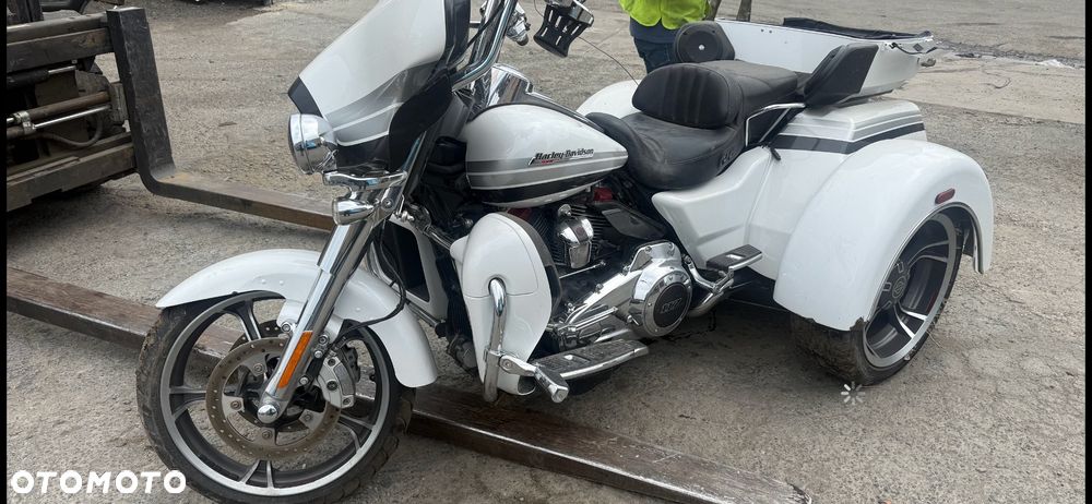 Harley-Davidson Street Glide Trike - 2