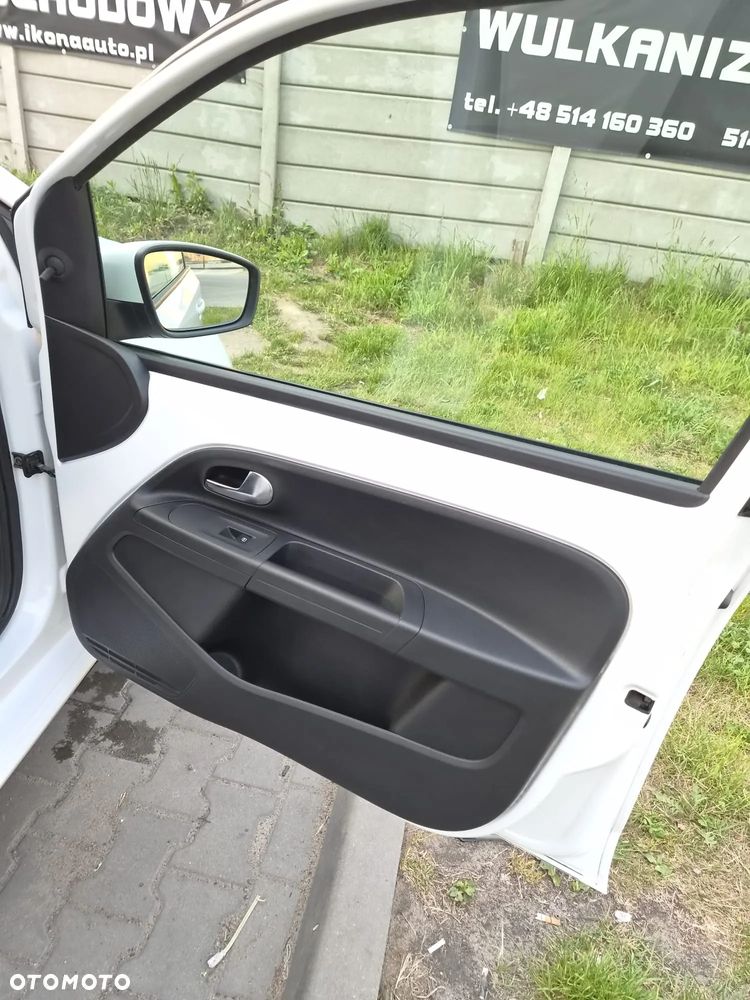 Volkswagen up! 1.0 move - 17