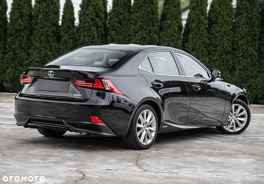Lexus IS 300h Executive Line - 13