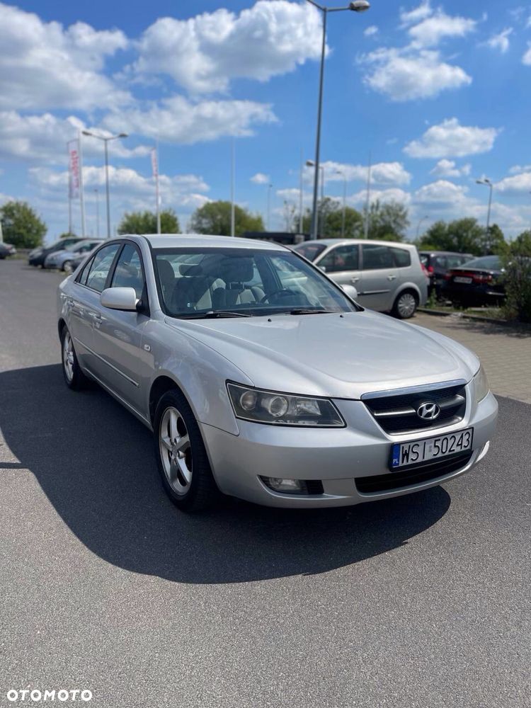 Hyundai Sonata - 1