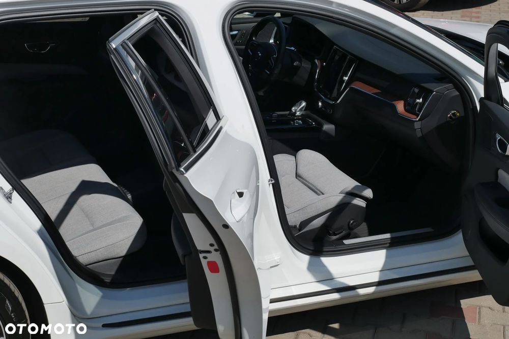 Volvo V60 T6 AWD Recharge Geartronic Inscription - 25