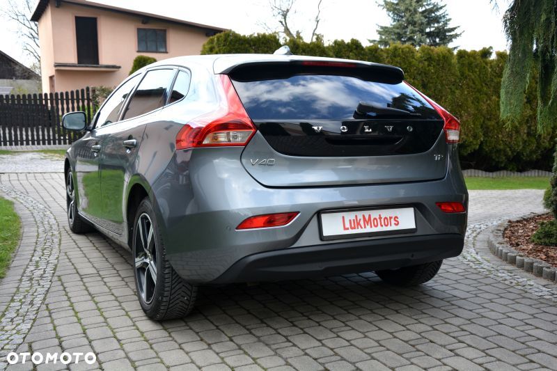Volvo V40 T2 - 18
