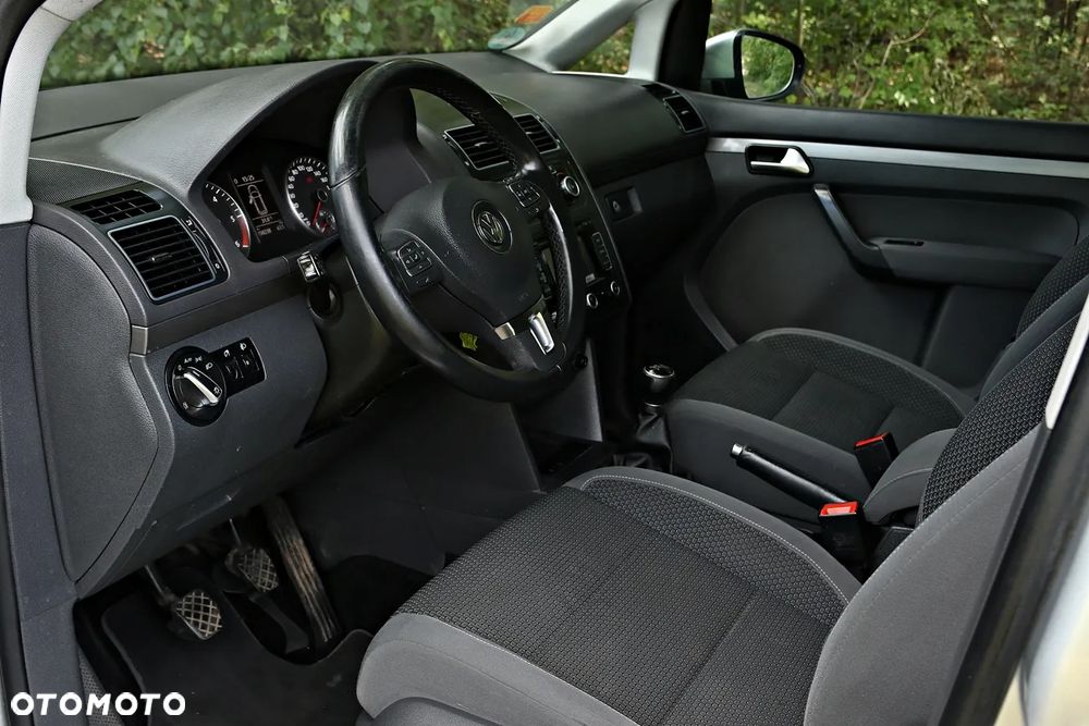 Volkswagen Touran 1.6 TDI DPF STYLE - 6