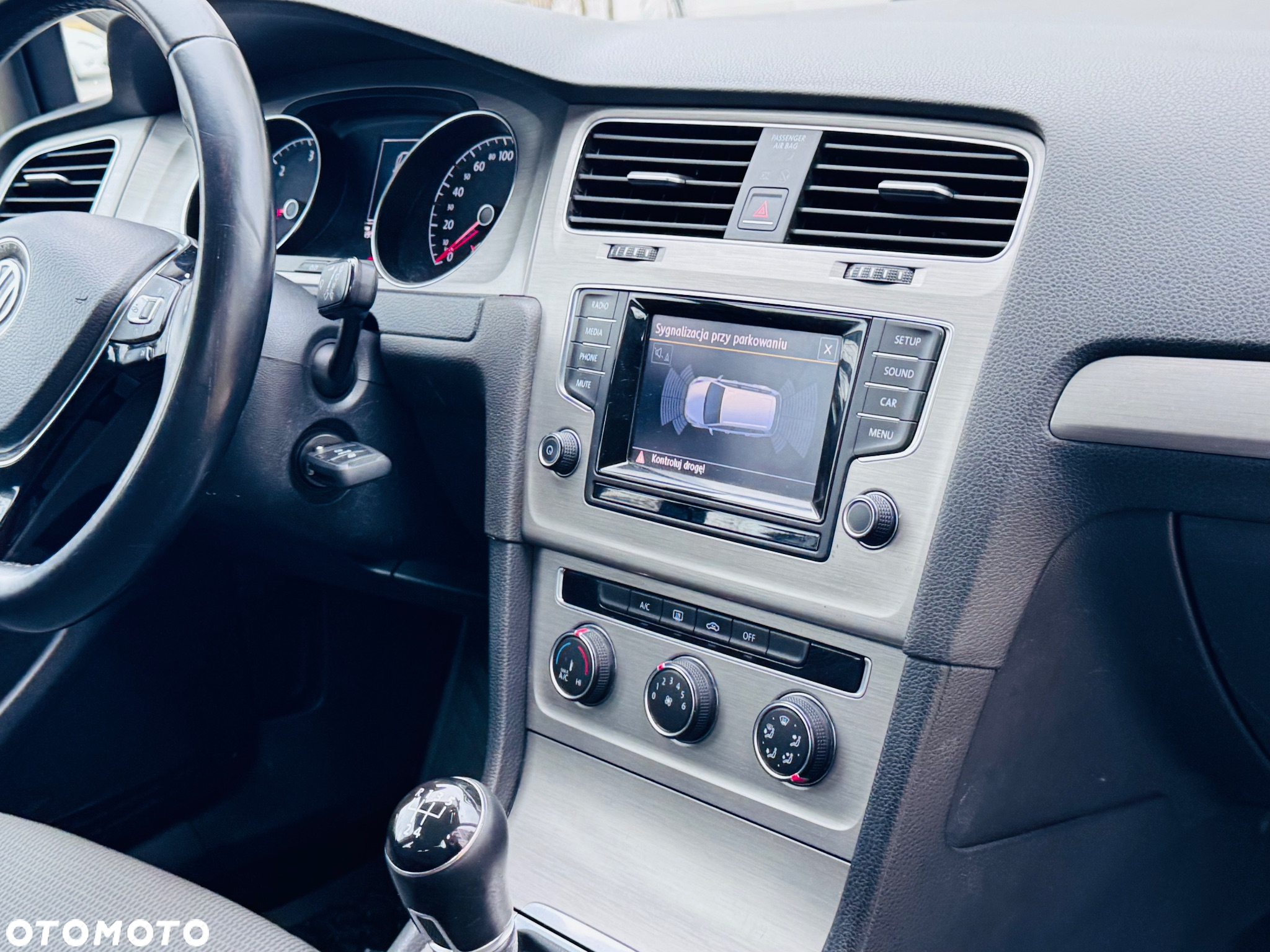 Volkswagen Golf VI 1.6 TDI Trendline - 33