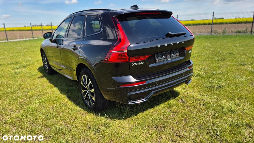 Volvo XC 60 B4 D Plus Dark - 5