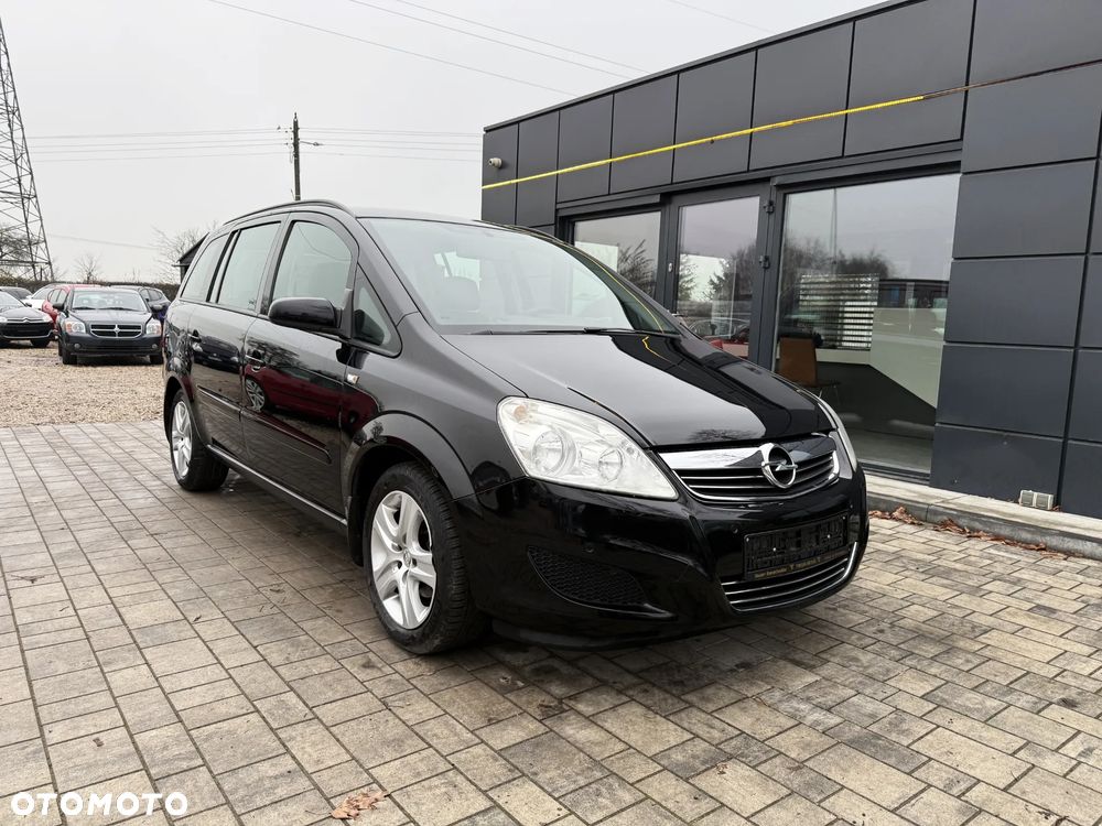 Opel Zafira 1.8 Cosmo - 1