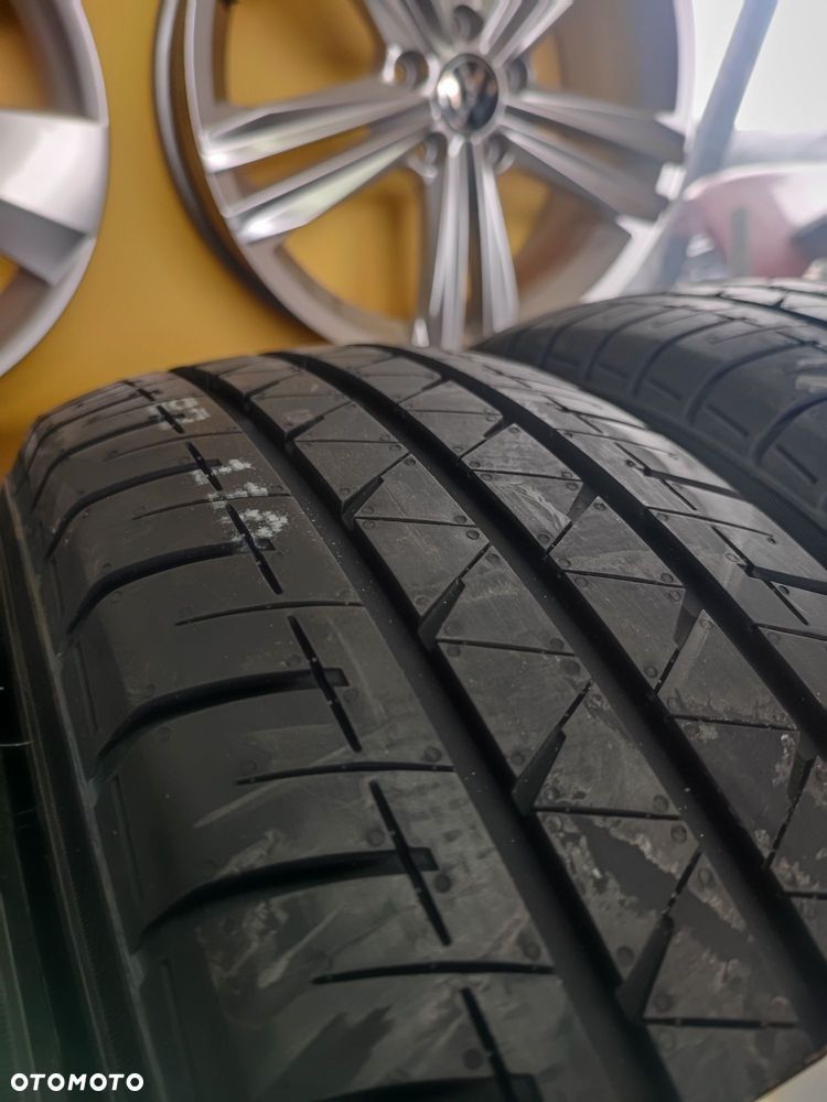 Opony letnie 205/65R16C 107/105T Yokohama BluEarth-Van RY55 | 2024 - 5
