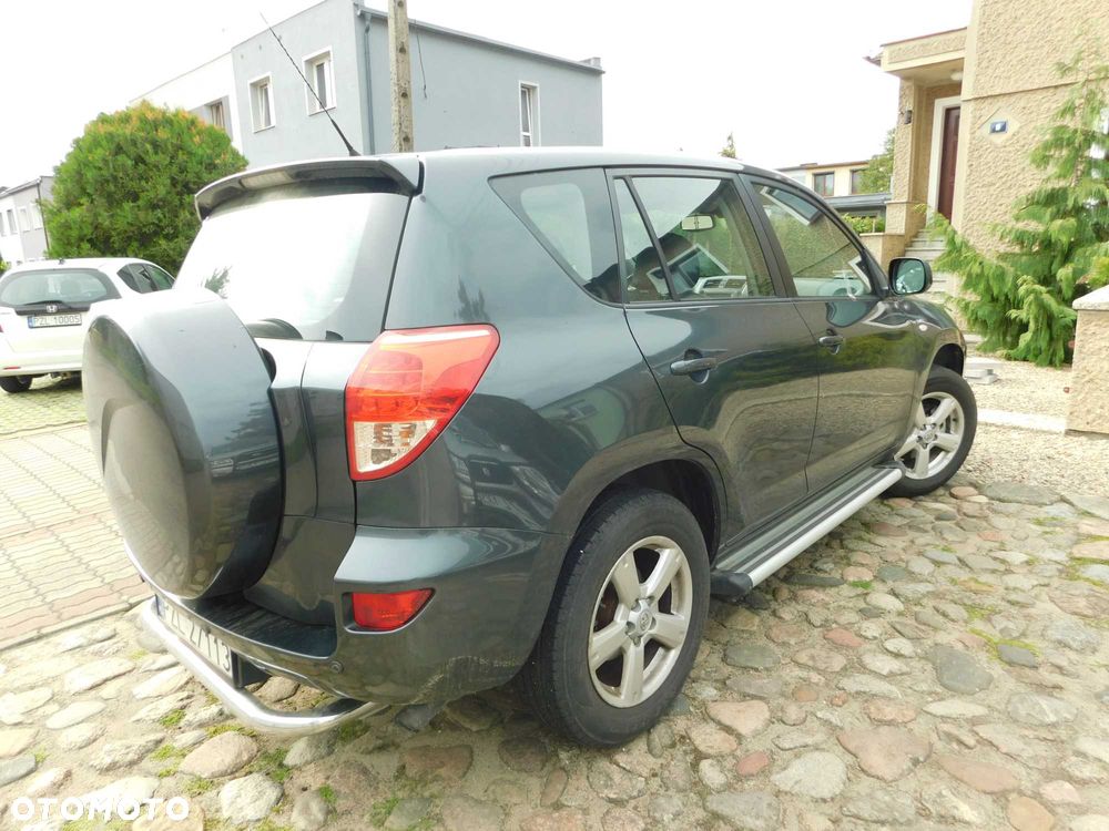 Toyota RAV4 - 3
