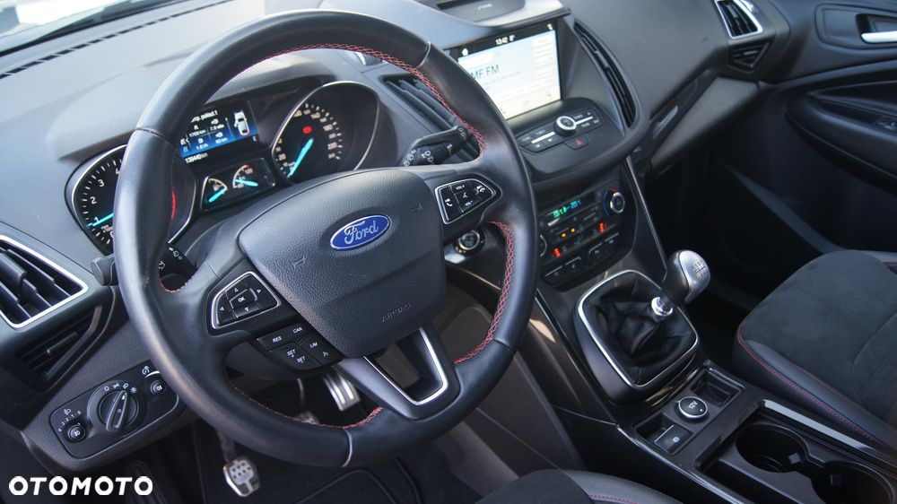 Ford Kuga 1.5 EcoBoost 2x4 ST-Line - 13
