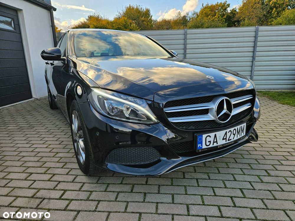 Mercedes-Benz Klasa C 180 9G-TRONIC Exclusive - 20