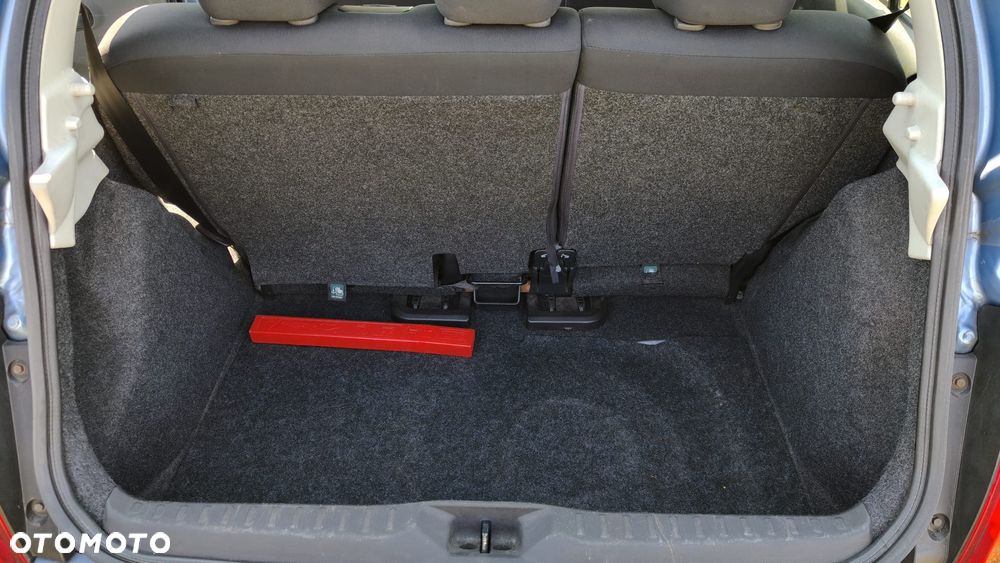 Nissan Micra - 9