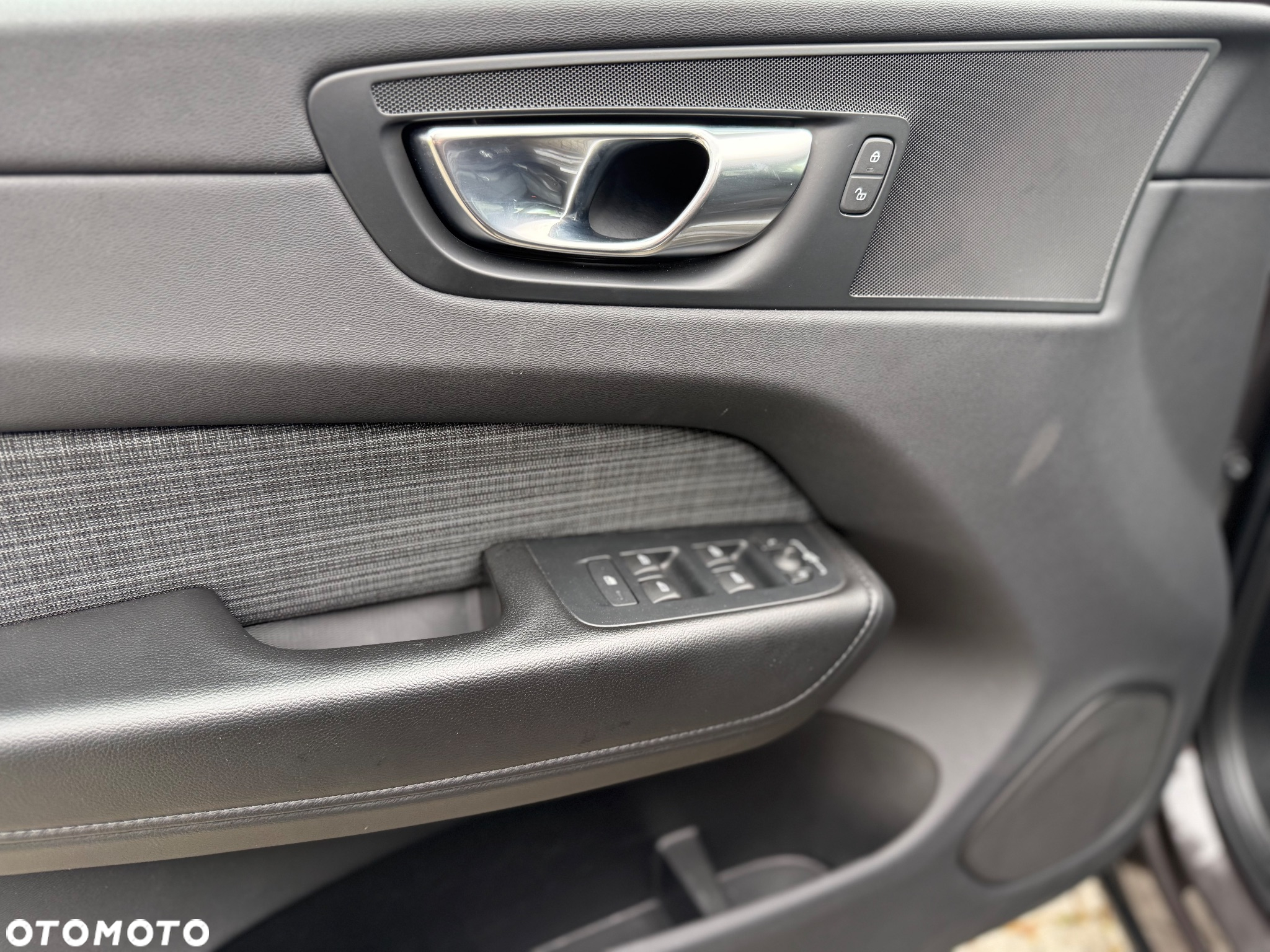 Volvo XC 60 B4 D Geartronic Momentum Pro - 29