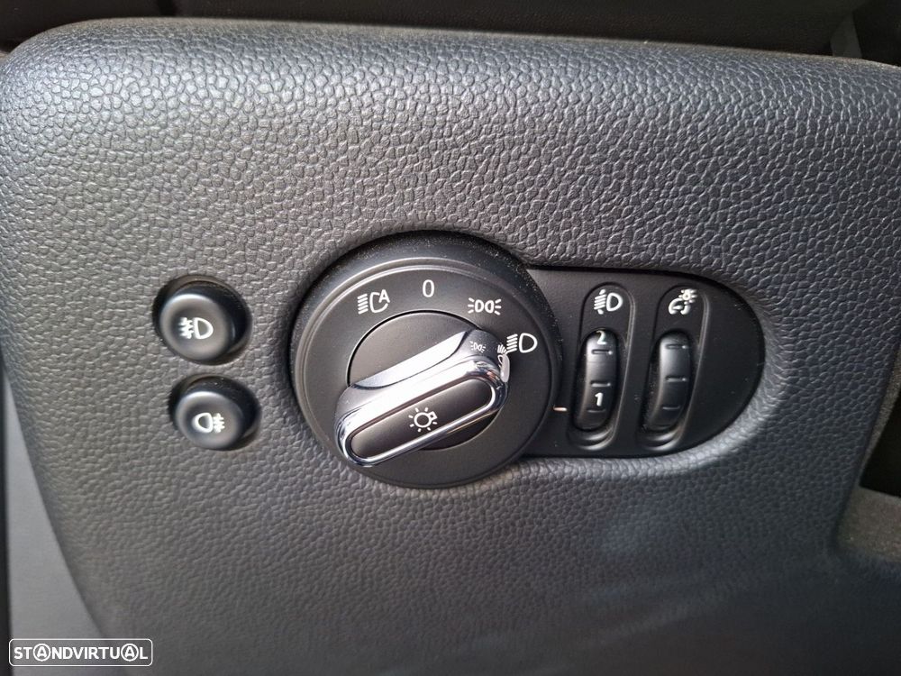 MINI 3 Portas One - 19