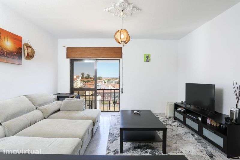 T2 Apartamento Luminoso com Vista Rio – 97 m² – 5.º Andar com Elevador - Grande imagem: 5/11