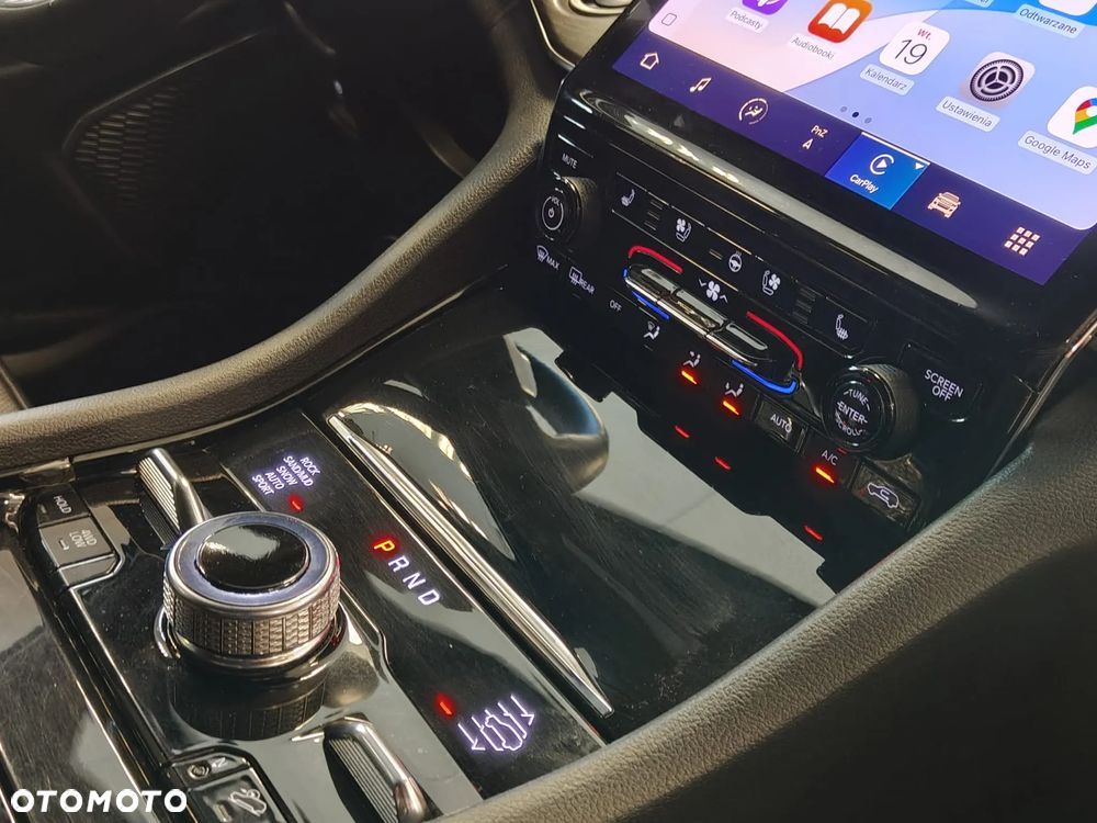 Jeep Grand Cherokee - 18