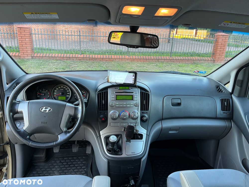 Hyundai H-1 Starex - 23
