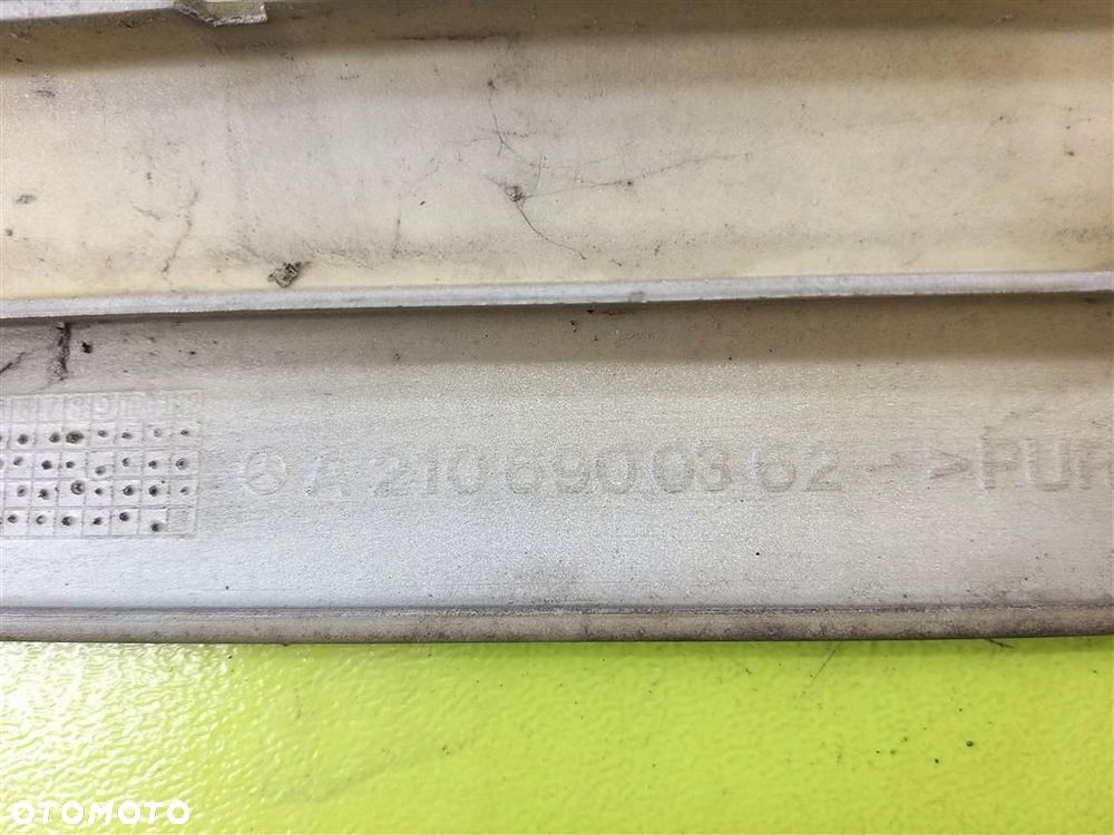 Listwy drzwi błotników komplet Mercedes E-klasa W210 1995-2002 LAK:744 - 4