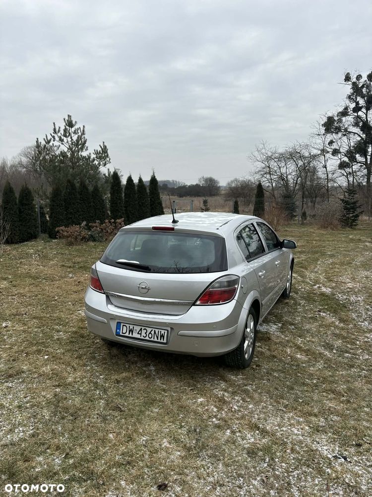 Opel Astra 1.7 CDTI DPF NAVI - 3